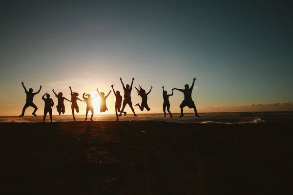 sunsetgroupsilloette